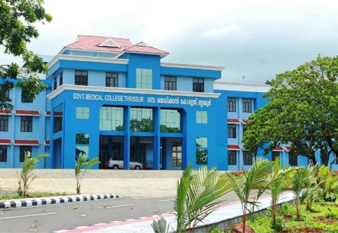 തൃശൂര്‍ മെഡിക്കല്‍ കോളേജില്‍ യുവാവിന്റെ അതിക്രമം, സെക്യൂരിറ്റി ജീവനക്കാരനെ പൂട്ടിയിട്ടു, എ.സി കത്തിച്ചു