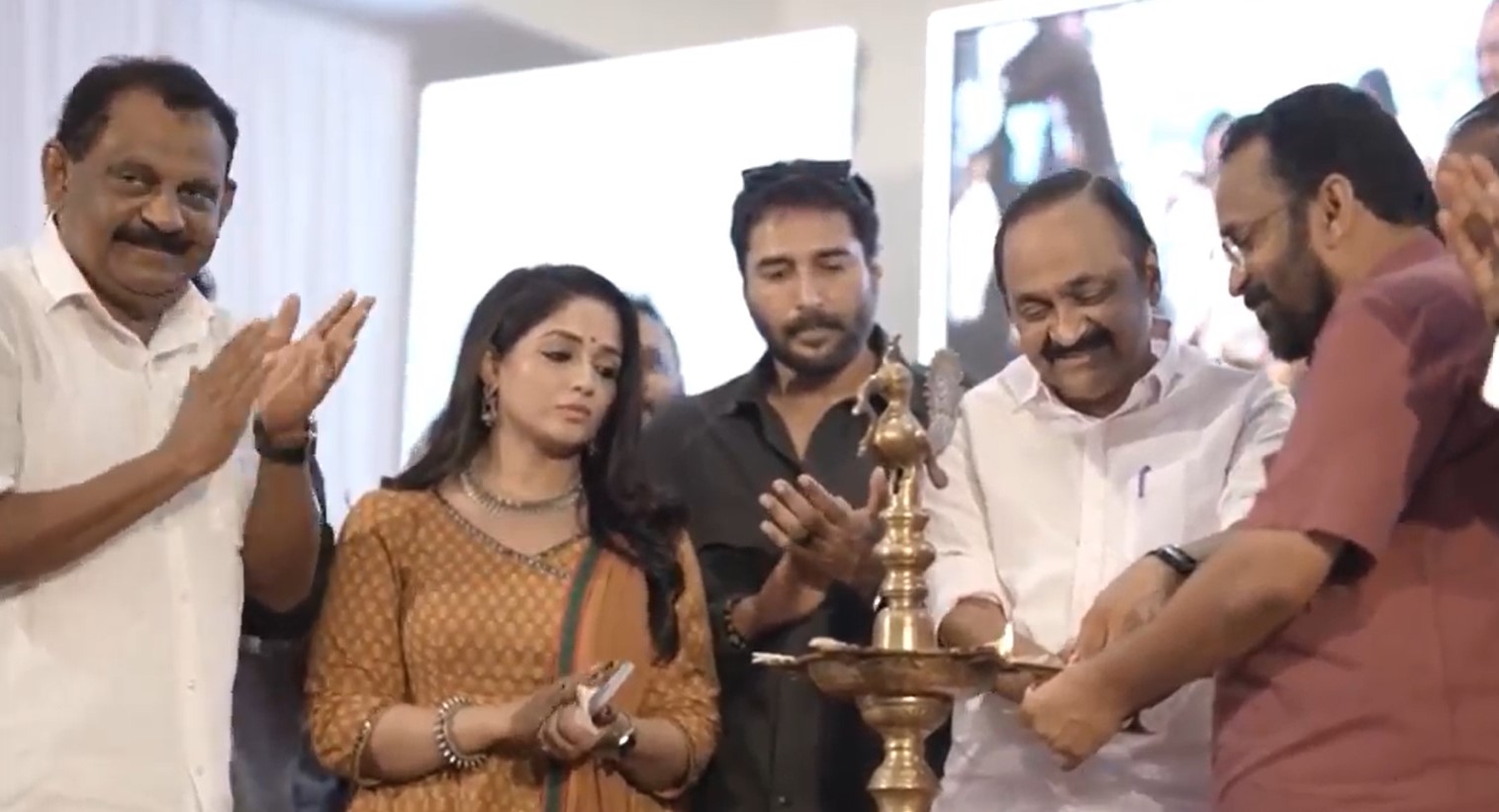 ഉന്നത വിജയം നേടിയ വിദ്യാർത്ഥികൾക്ക് അവാർഡ് വിതരണം ചെയ്ത് സി പി മുഹമ്മദ് മെമ്മോറിയൽ ചാരിറ്റബിൾ ട്രസ്റ്റ്