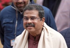 പാറ്റകള്‍' ലക്ഷ്യം കണ്ടു; ധര്‍മേന്ദ്ര പ്രധാന്‍ രാജിവച്ചു