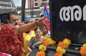 കാർഗിൽ വിജയദിനം: അമർ ജവാനിൽ പുഷ്പാർച്ചന നടത്തി കേന്ദ്രമന്ത്രി സുരേഷ് ഗോപി