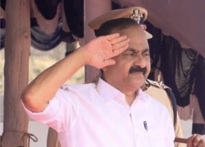 മുഖ്യമന്ത്രി പങ്കെടുത്ത  ചടങ്ങില്‍ വന്ദേമാതരം ആലപിച്ചില്ല