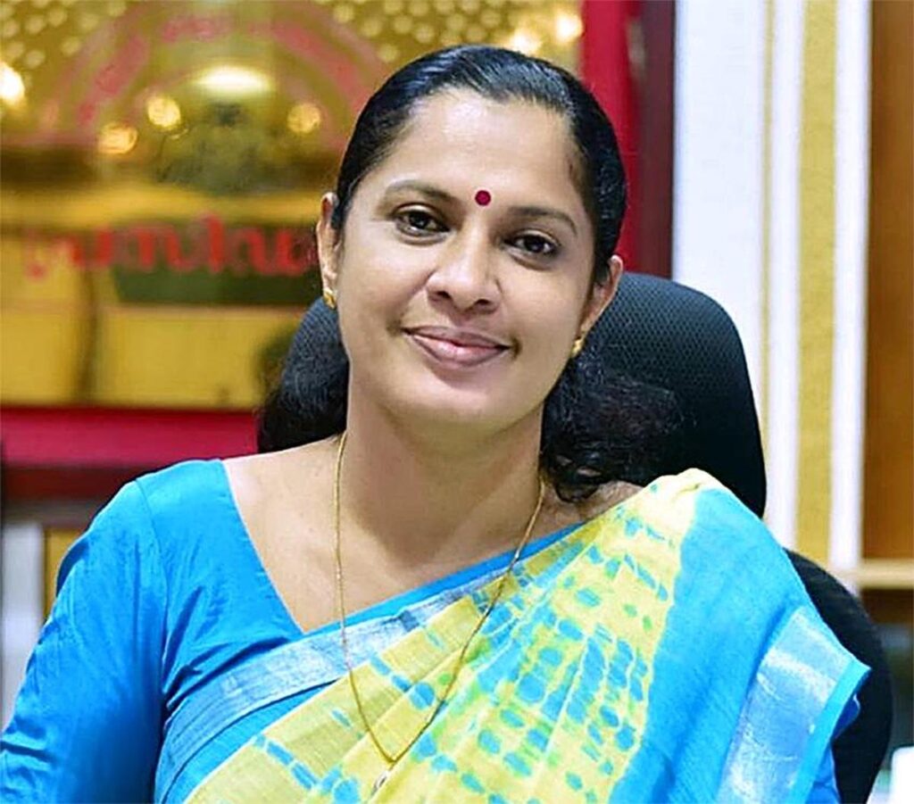 തരം താഴ്ത്തല്‍ നടപടി പുനഃപരിശോധിക്കണം’:സിപിഎം കേന്ദ്ര നേതൃത്വത്തെ സമീപിച്ച് പി പി ദിവ്യ
